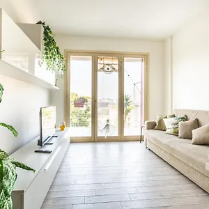 Appartamento Urban Retreat -private Parking+terrace, Roma