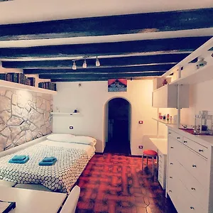 Appartamento A Cento Passi Dal Colosseo, Roma